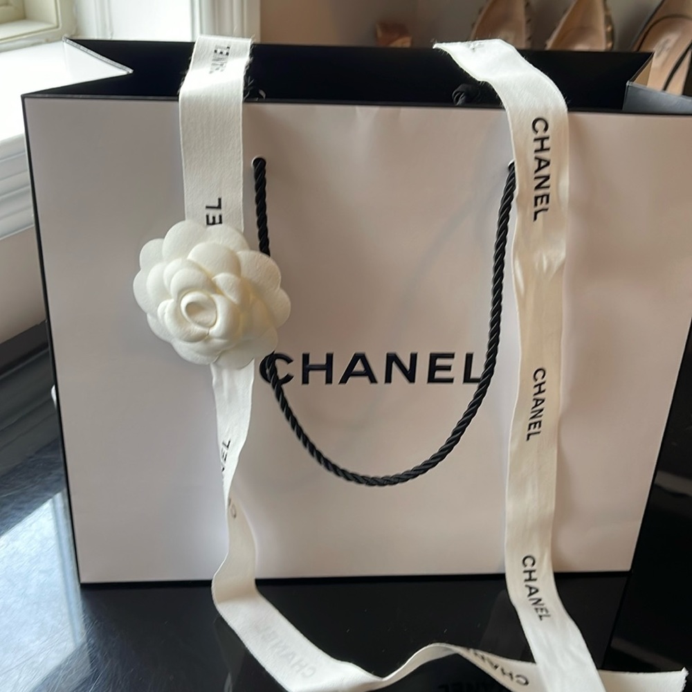 Chanel Gift Bag and flower with Ribbon 6 feet
